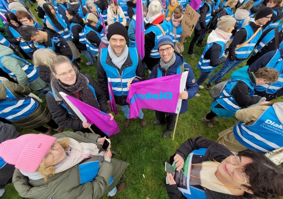 Kürzungen im Haushaltsentwurf 2025: Wohlfahrtsverbände protestieren!